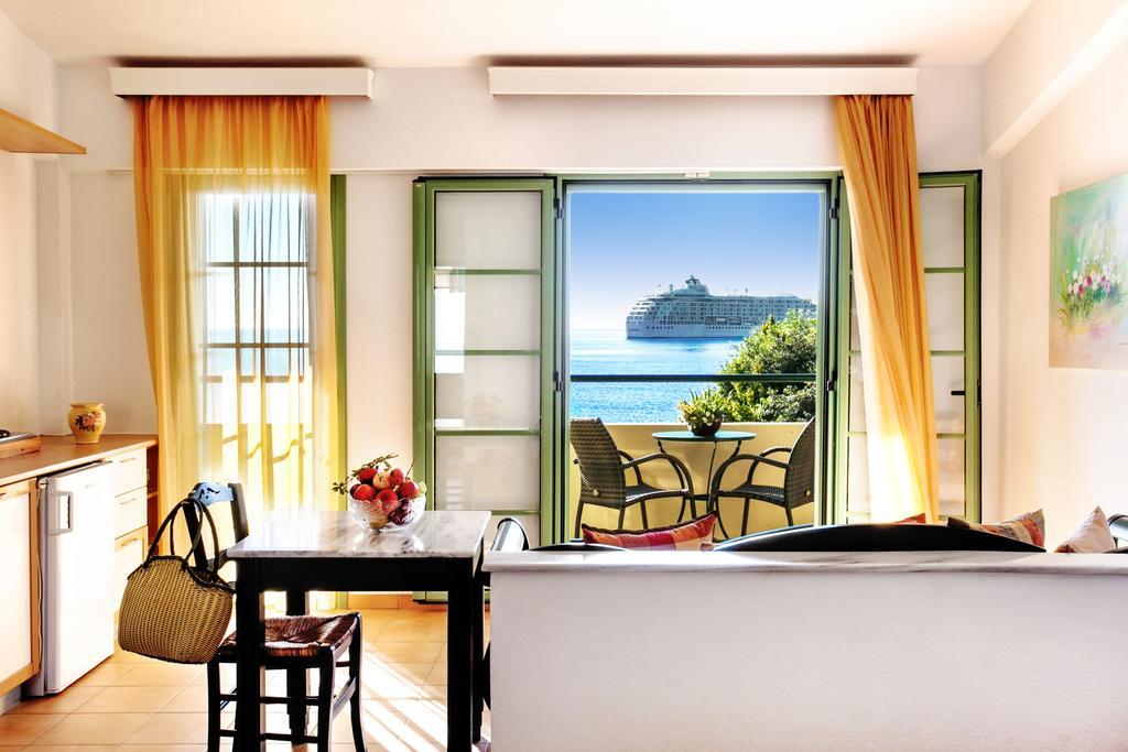 Hotel Dafni スキアトスタウン 部屋 写真